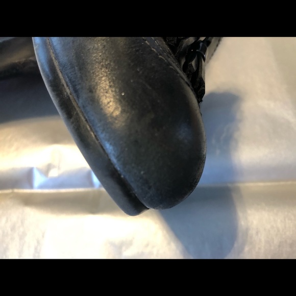 Black pump with tassels - Picture 4 of 4